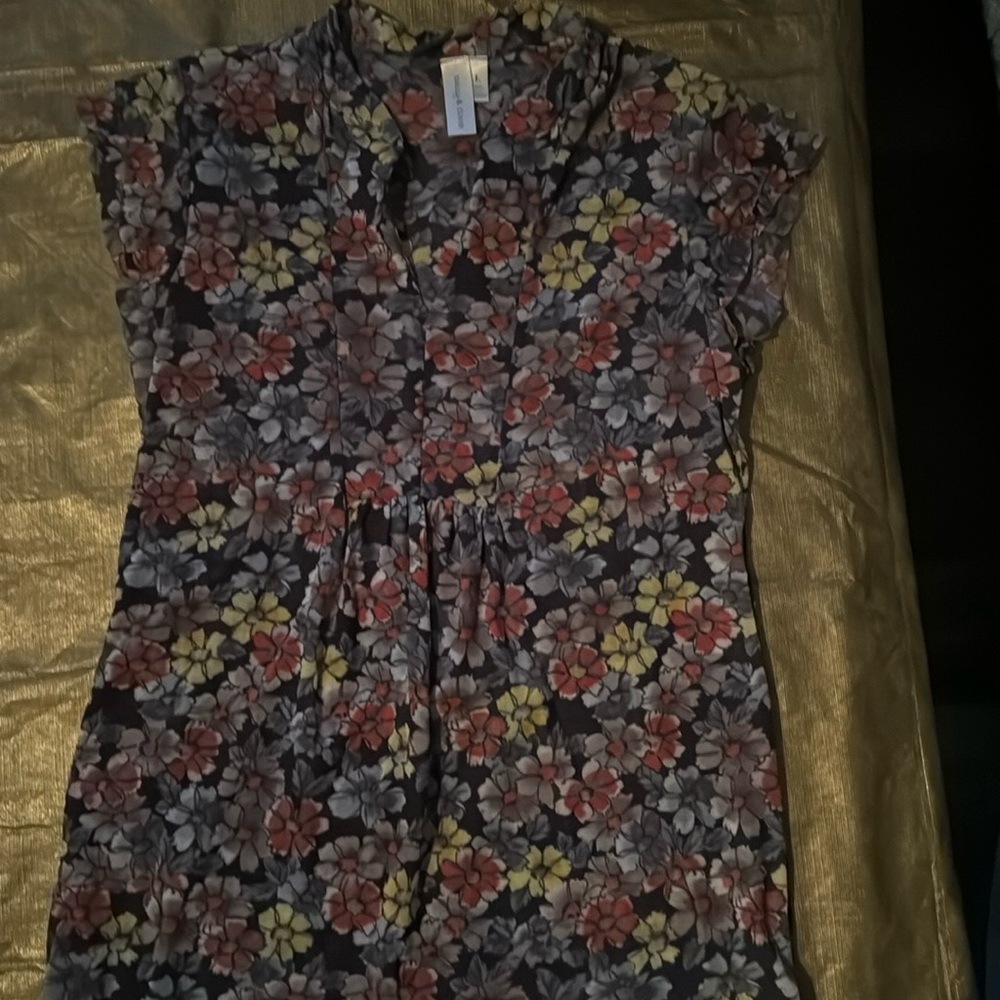 Daisy & clover floral lightweight blouse